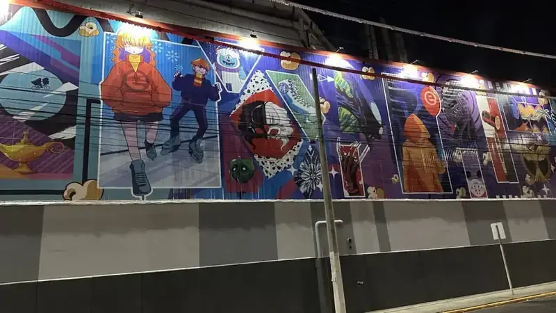 Mural de gran formato con personajes del cine y el cómic en Europlaza Cinépolis